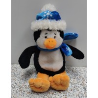 Пингвин в шапочке и шарфе